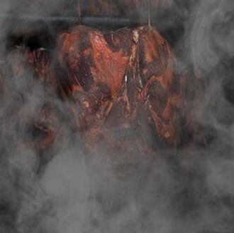 Röka kött som metod